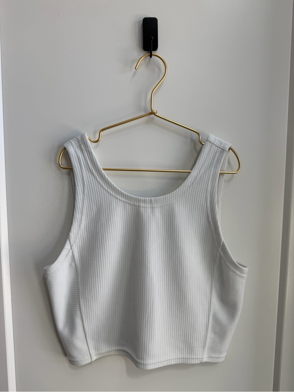 🌻 Sz 6 Lululemon Off-White Ribbed Cropped Tank